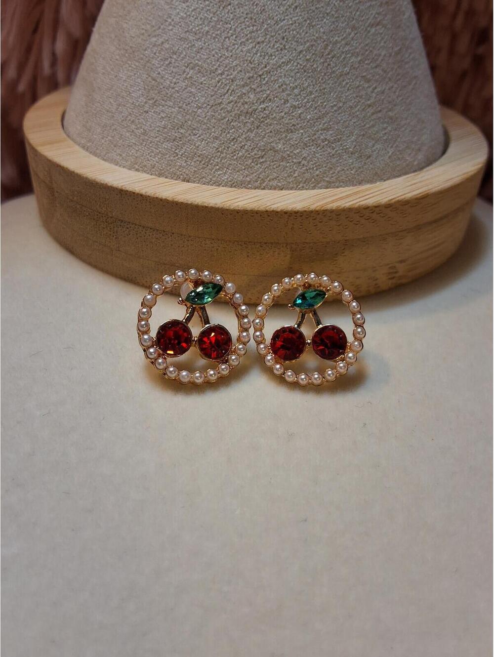 CHERRY IN PEARL CIRCLE POST EARRING